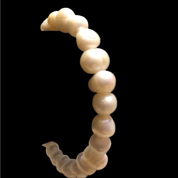 Pearl stretch bracelet - Picture 3 of 5